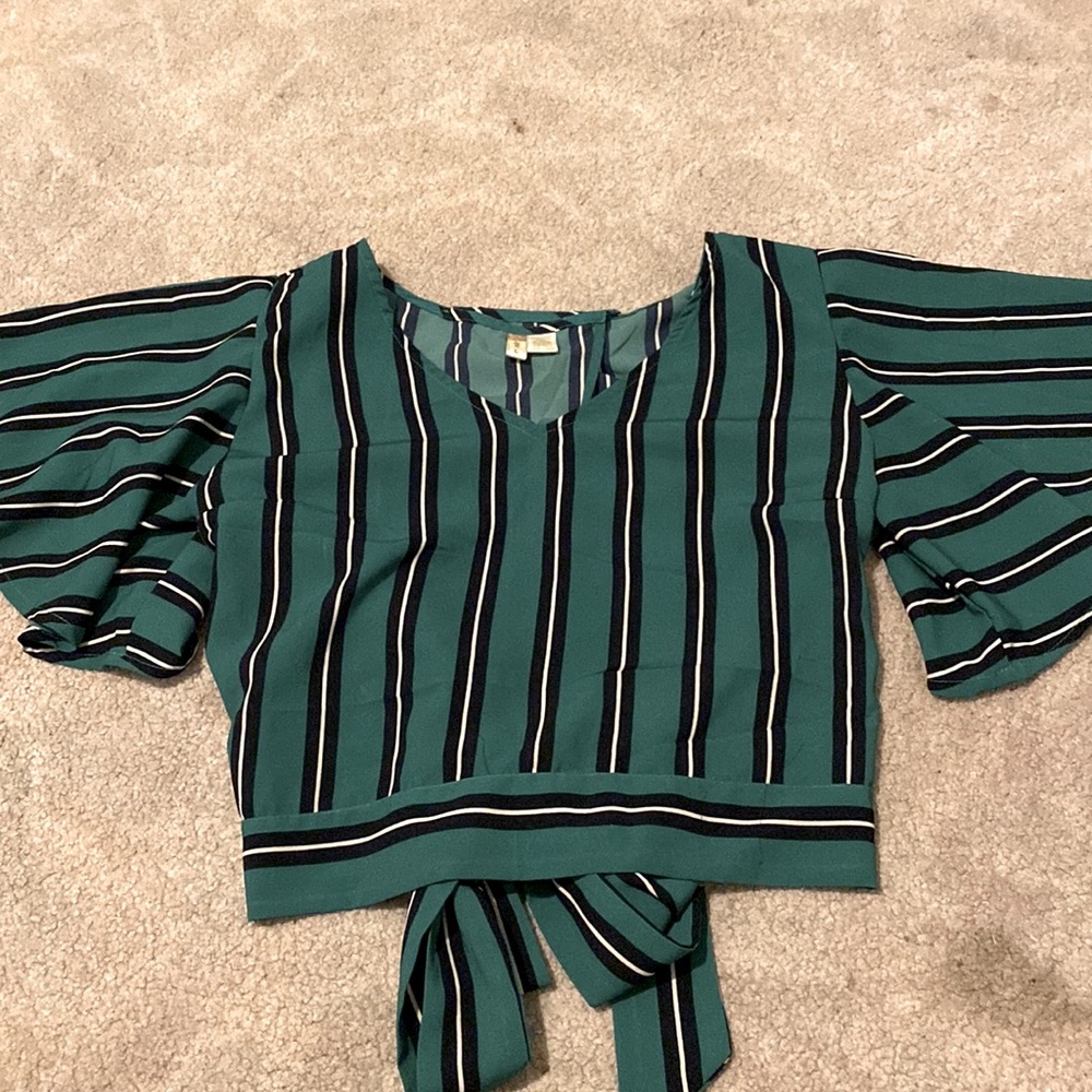 Cropped shirt